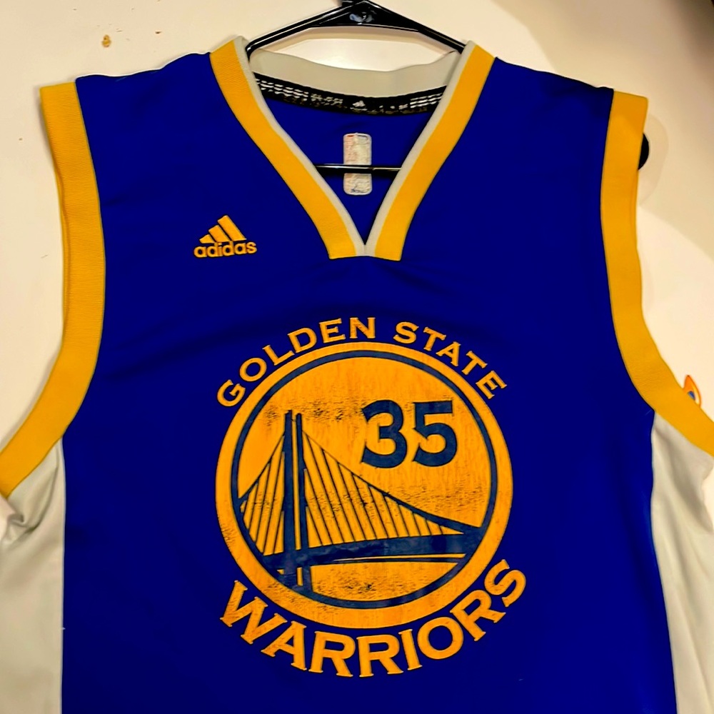 a golden state jersey of kevin durant and it a small and it’s used